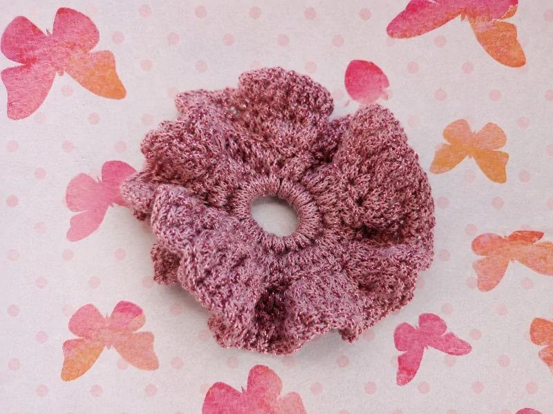 Scrunchie gumička do vlasů se třpytivou nitkou