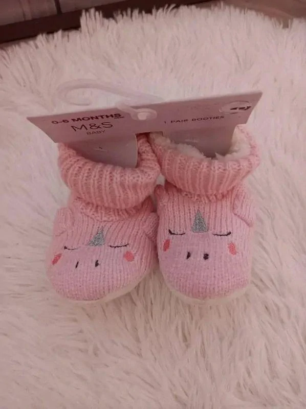 Kojenecké pletené bačkory-ponožky Unicorn, růžové – vel. 0–6 měsíců - M&S