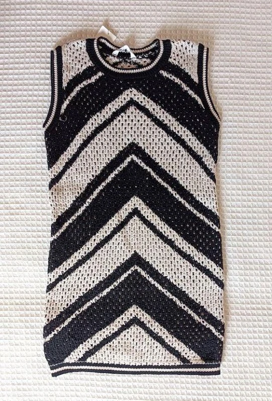 Dlouhá pletená vesta / minišaty, vel. 140, béžovočerné - M&S