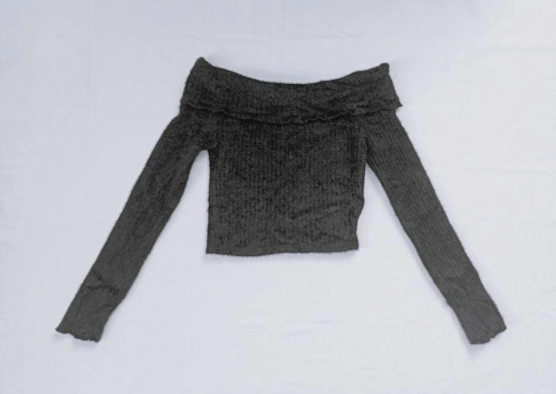 Dívčí chlupatý svetr vel. 13 let – černý, crop střih - Candy