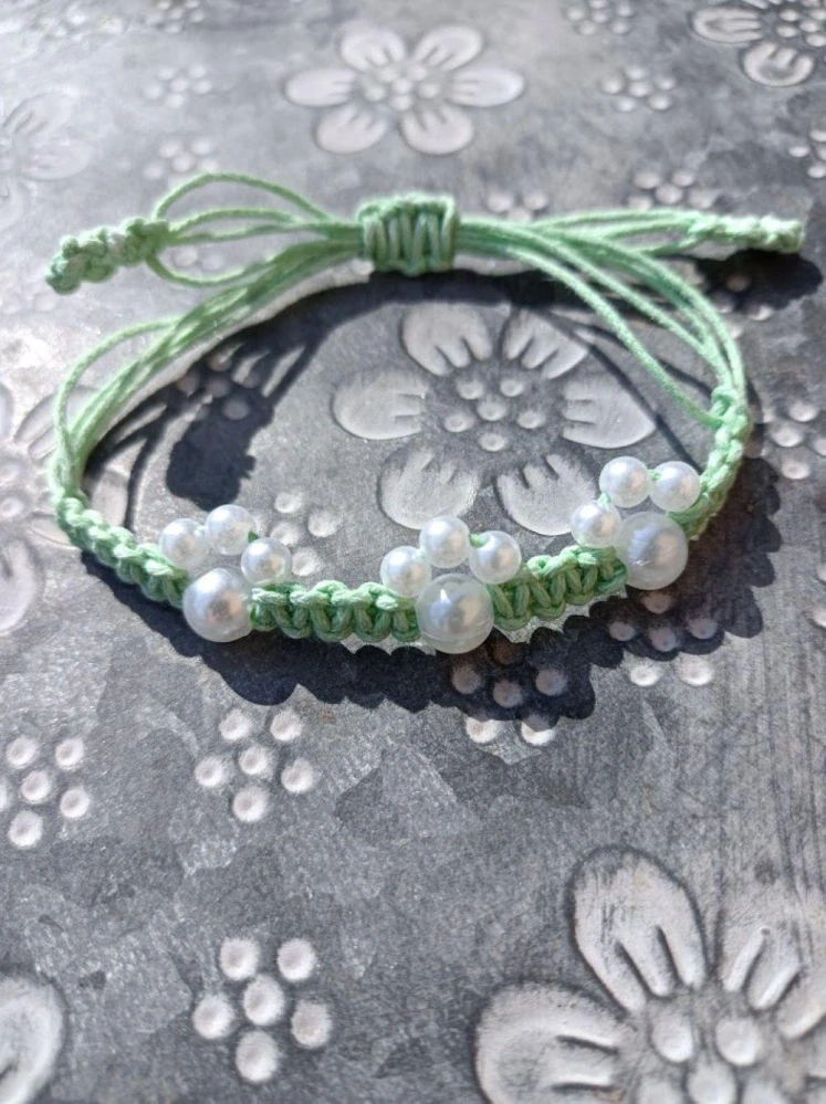 macrame náramek pacičky zelený