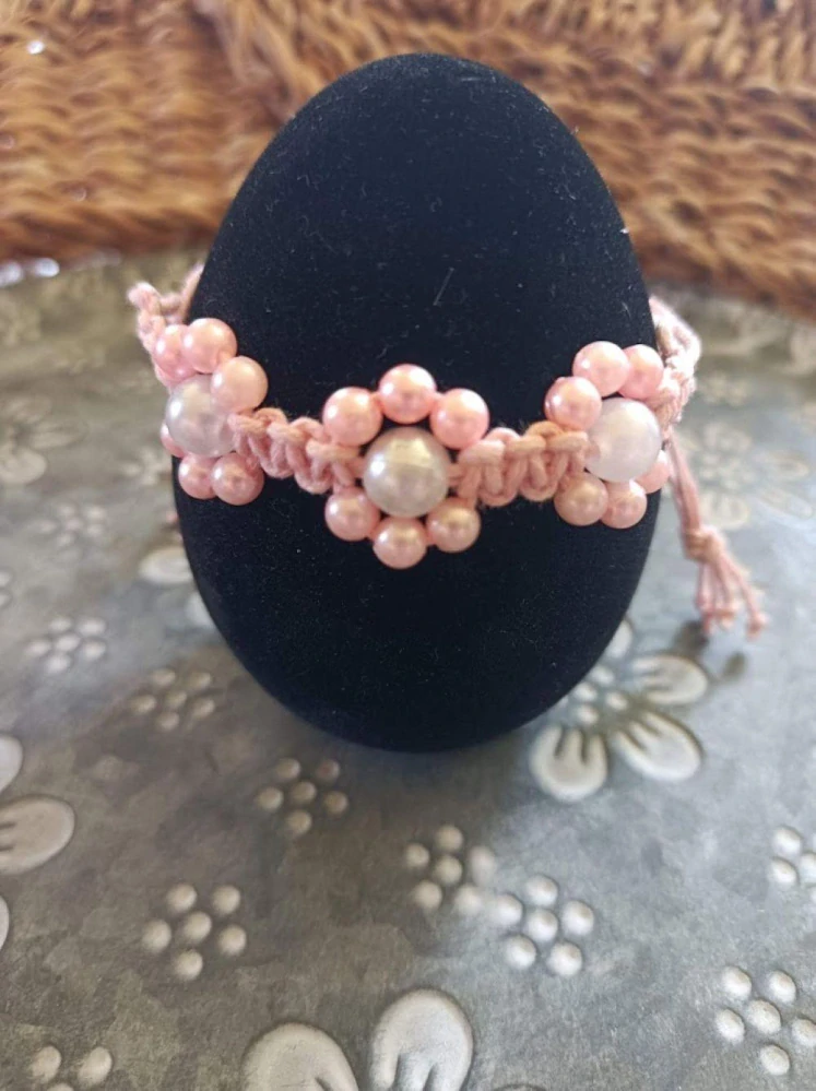 macramé náramek kytičky růžový